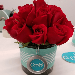 Bouquet of roses inn Cerkl vase  